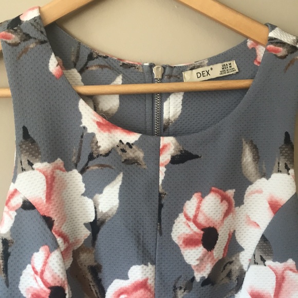 Floral dress. Dex - Picture 2 of 4